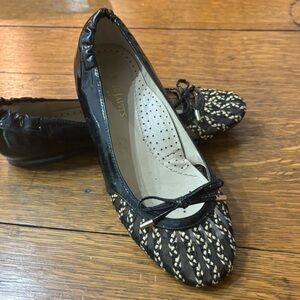 Eric Javits Black Woven Ballet Flats with Patent Trim | Size 7M
